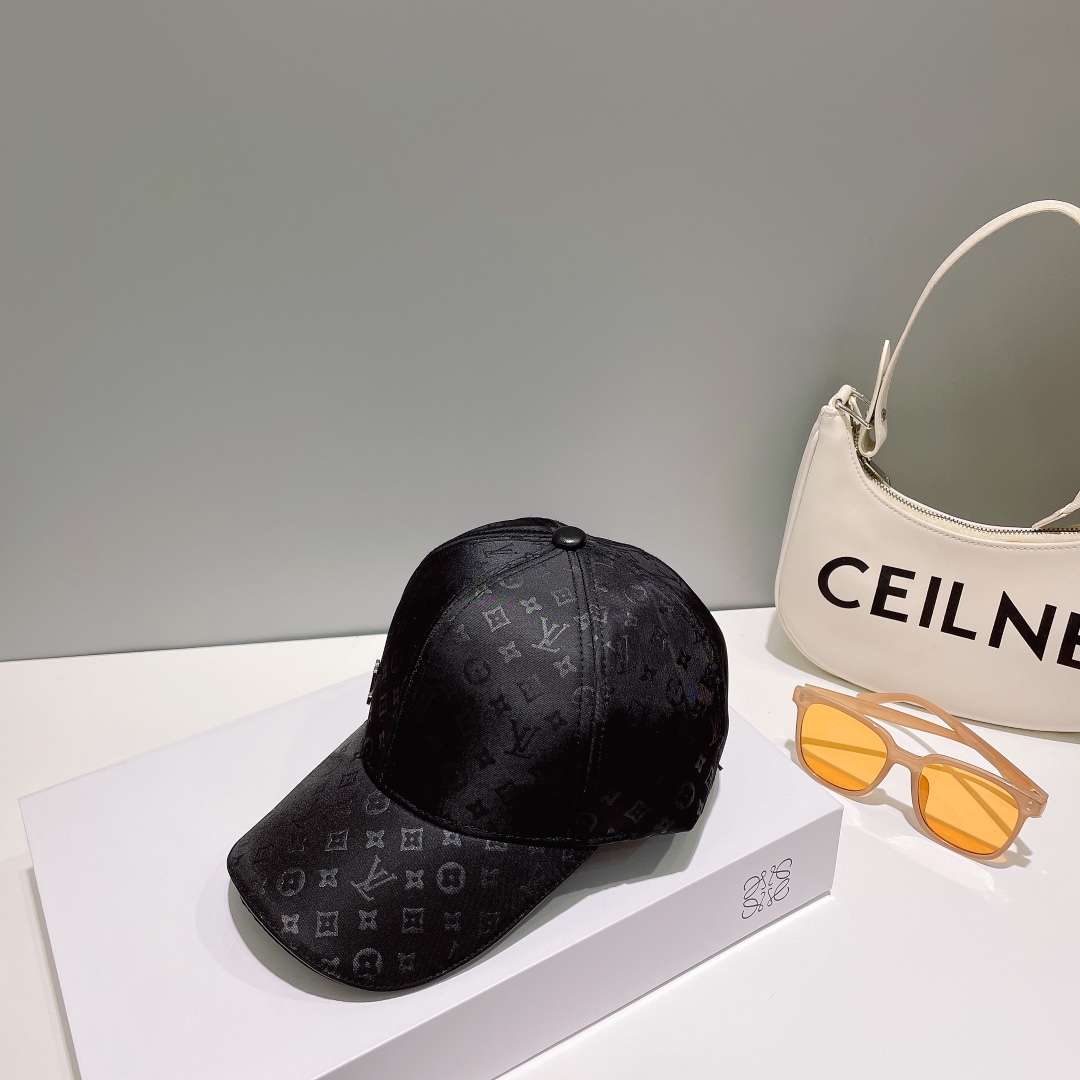 L0vis Vvtt0n Iconic Cap Black For Men