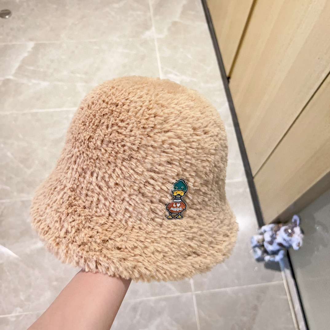 L0vis Vvtt0n Duck Beanie LV Beige For Women