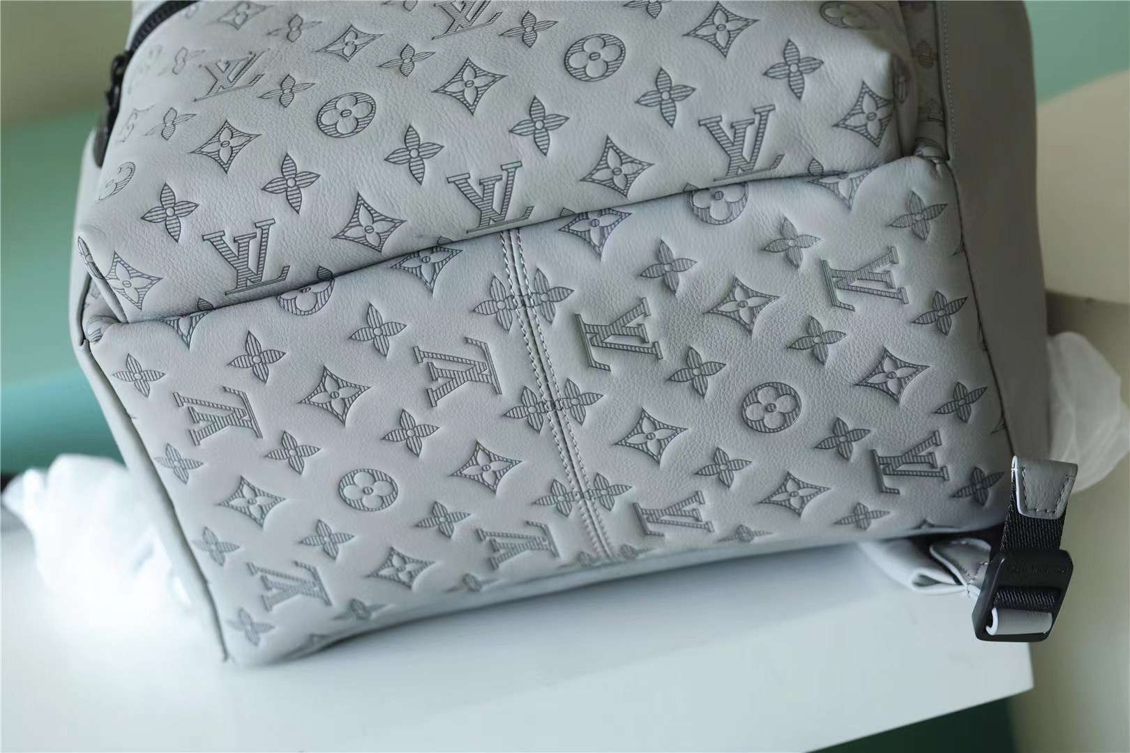 [True-to-ORIGINAL] L0vis Vvtt0n Discovery Backpack Grey For Men 11.4in/29cm