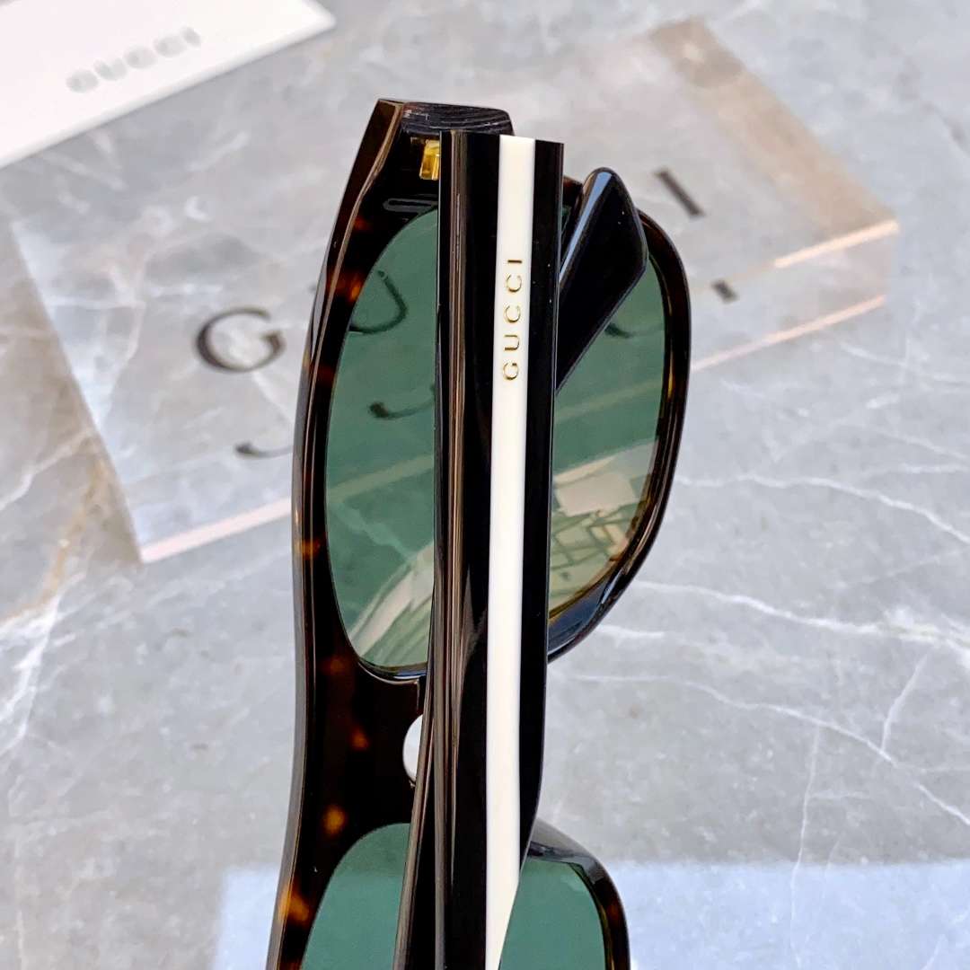 Gvc*1 Square Frame Sunglasses Black For Women