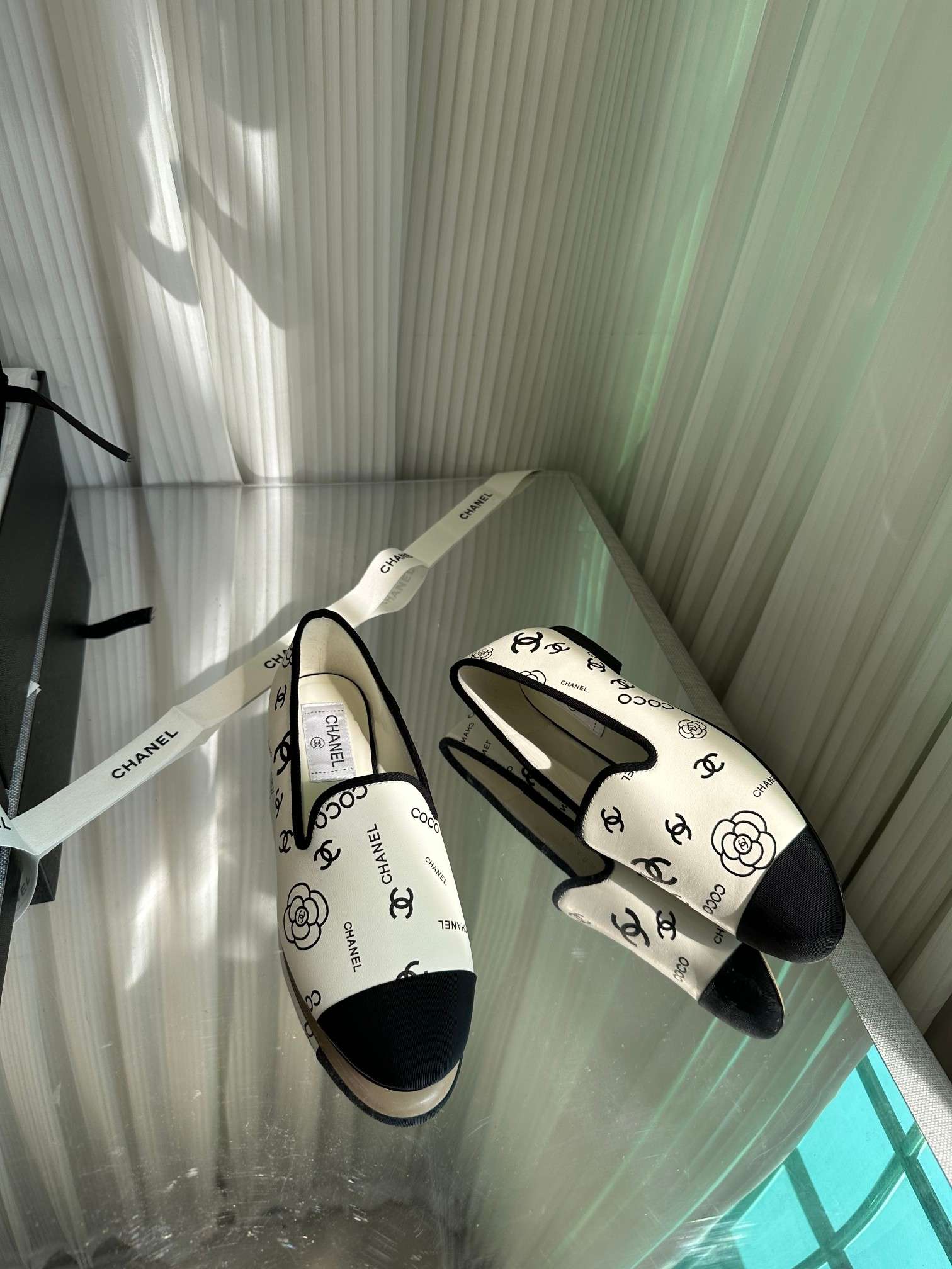 Ch**el Interlocking CC Logo Ballet Flats White For Women