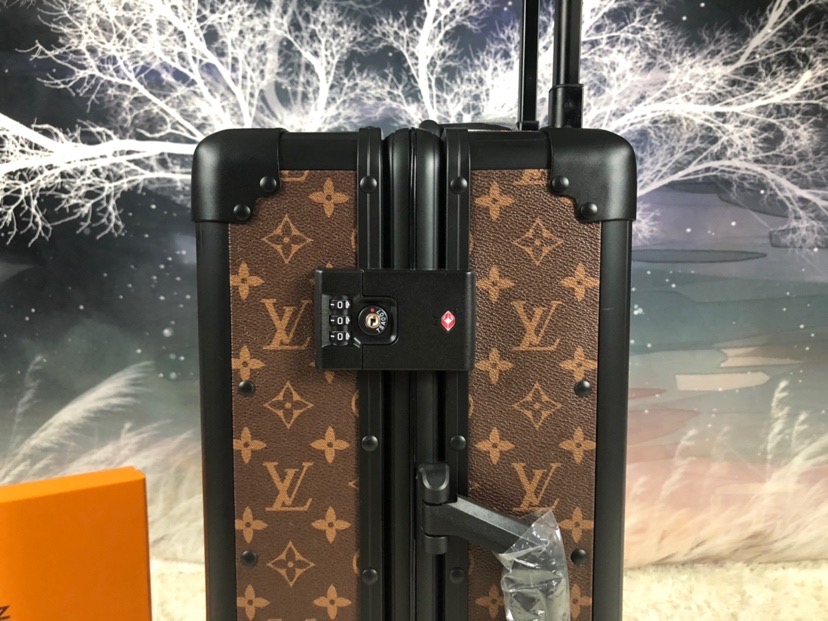 L0vis Vvtt0n Rolling Trunk Brown 55cm/21.6in