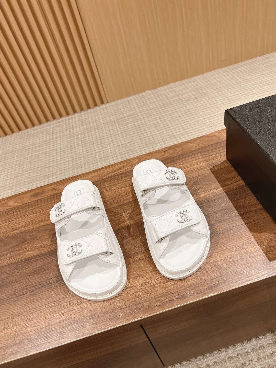 Ch**el Sandals With Ch**el Logo White For Women