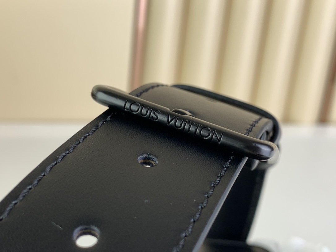 L0vis Vvtt0n Steamer PM Black For Men 9.8in/25cm M46953