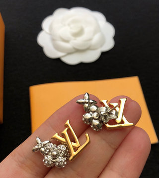 L0vis Vvtt0n Alphabet Earrings Gold For Women