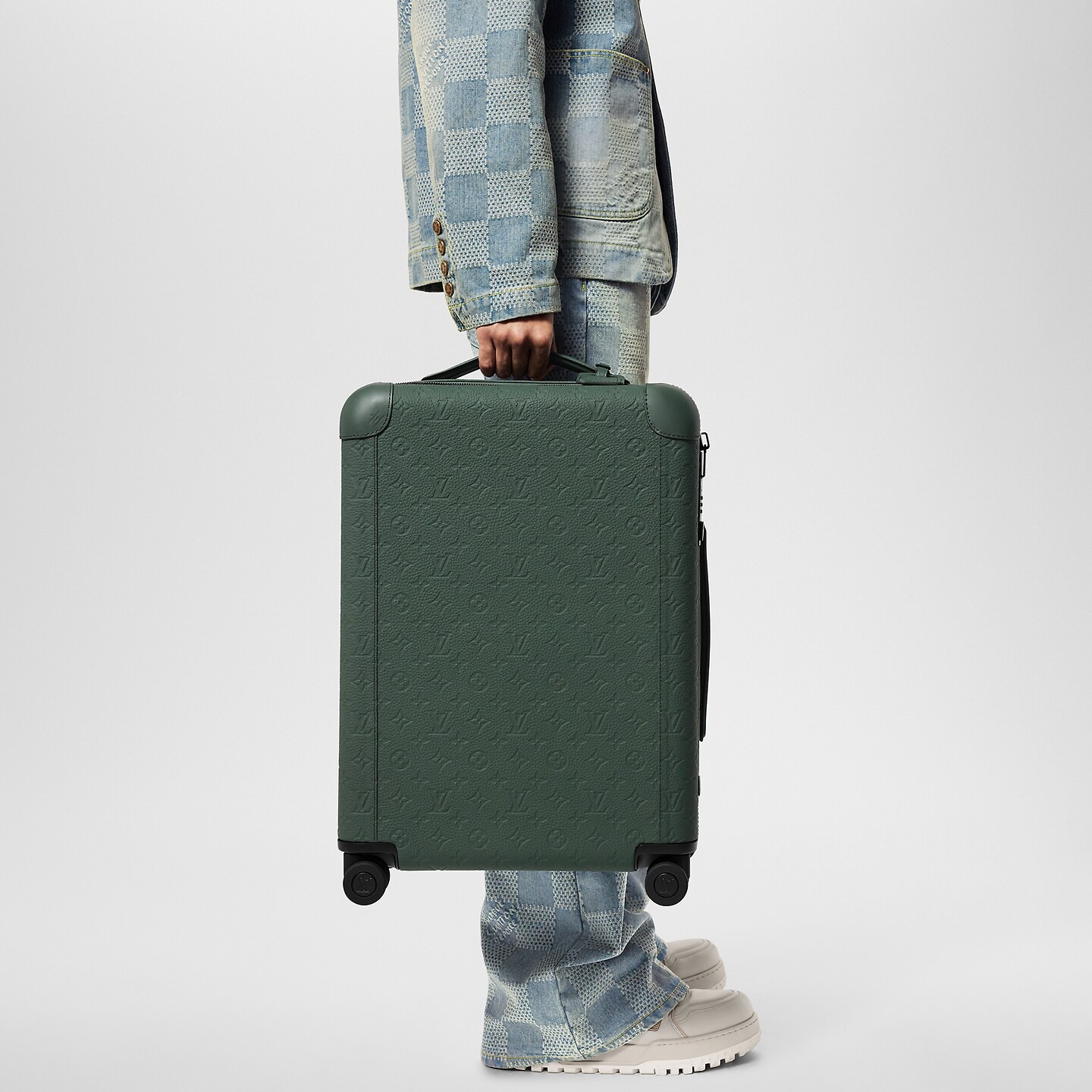 L0vis Vvtt0n Horizon 55 Green  21.6 Inches/ 55 Cm M24194