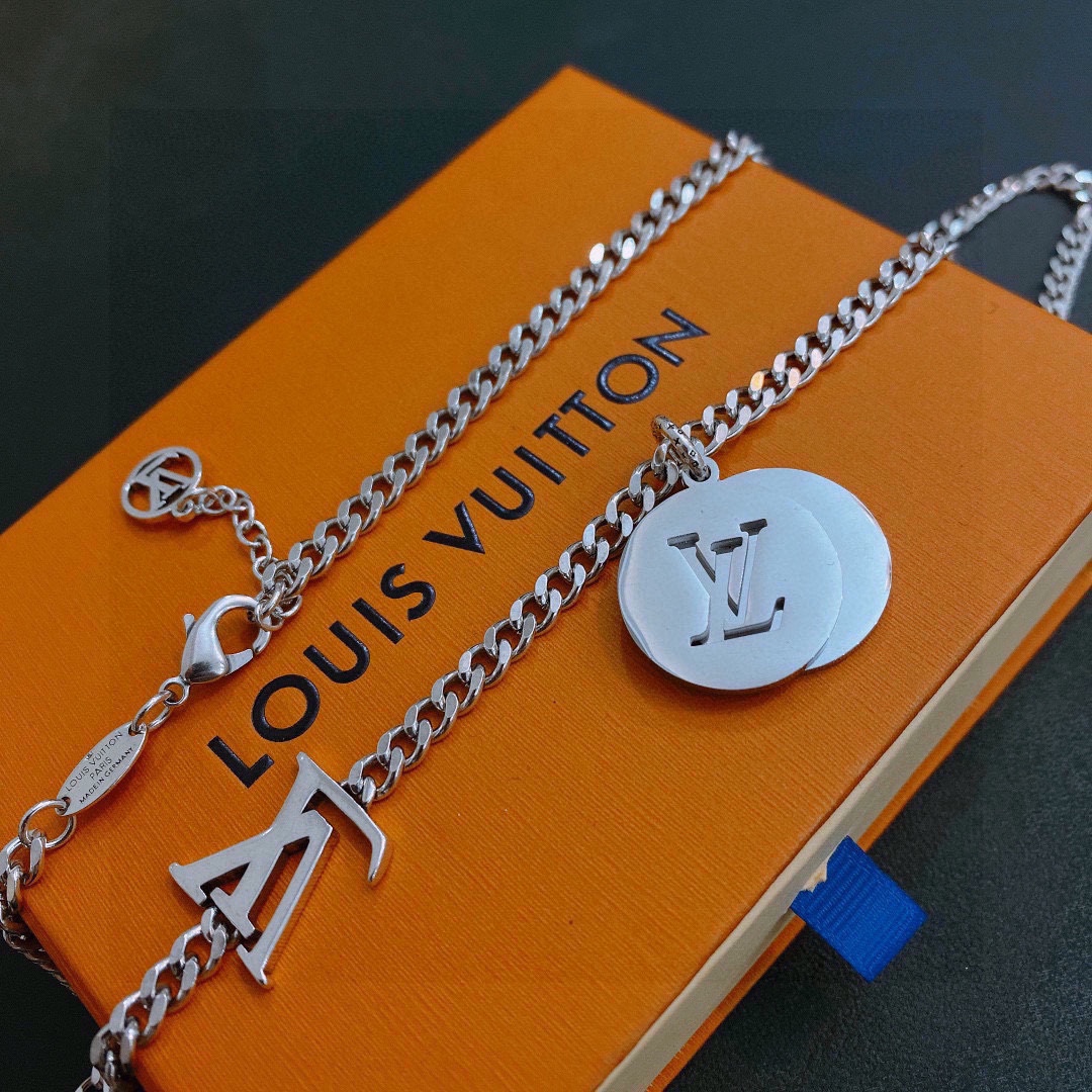 L0vis Vvtt0n Necklace Silver For Women