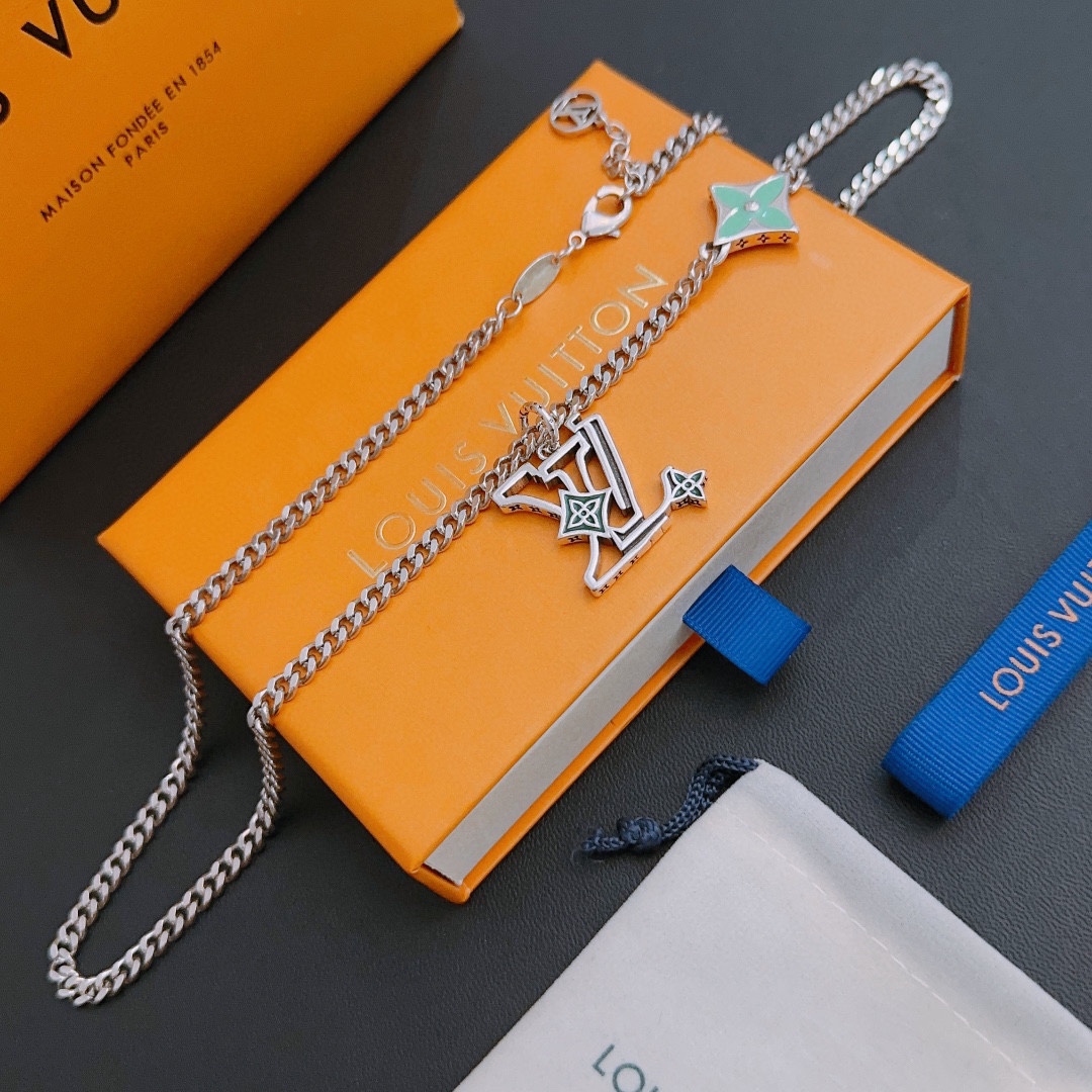 L0vis Vvtt0n Necklace Silver For Women