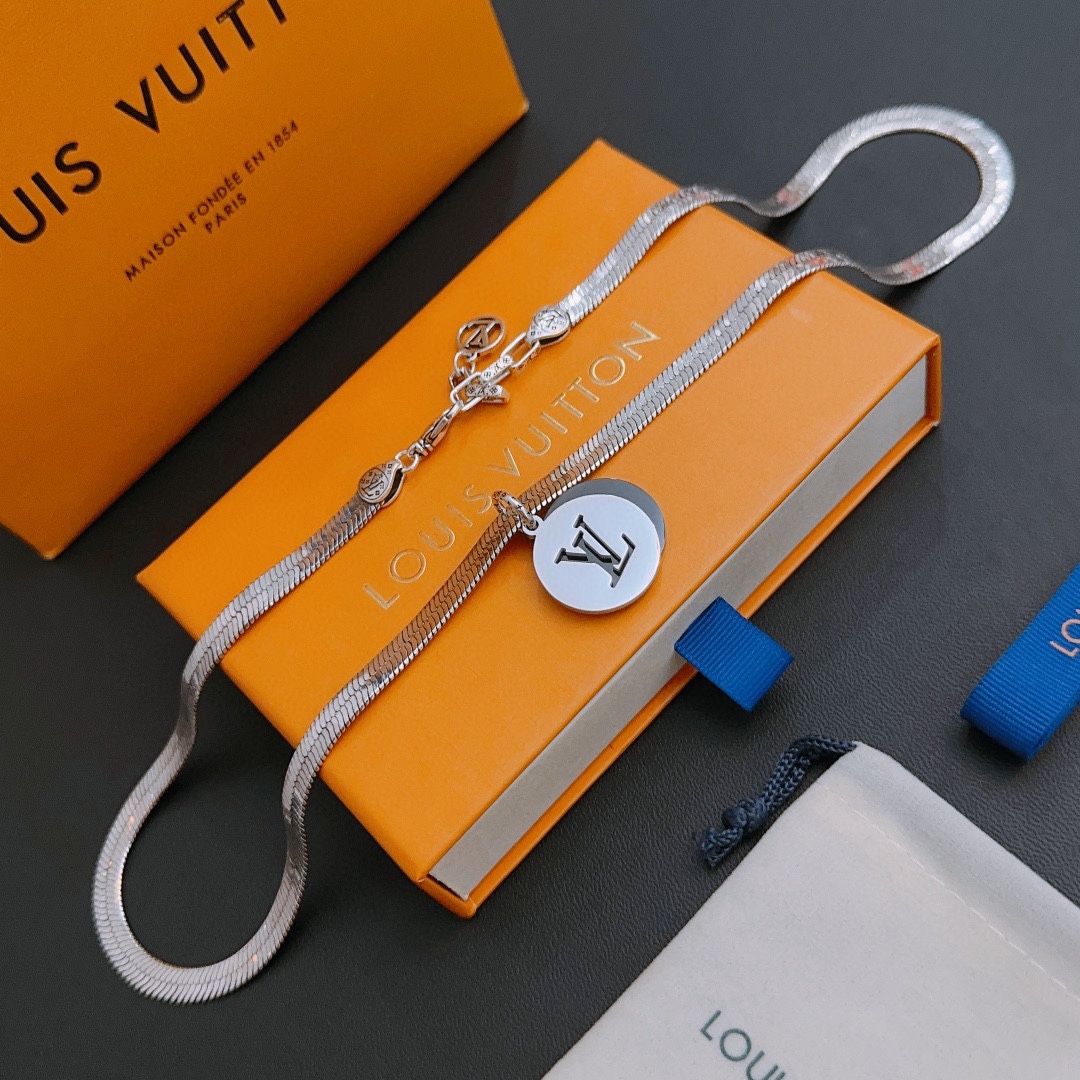 L0vis Vvtt0n Necklace Silver For Women