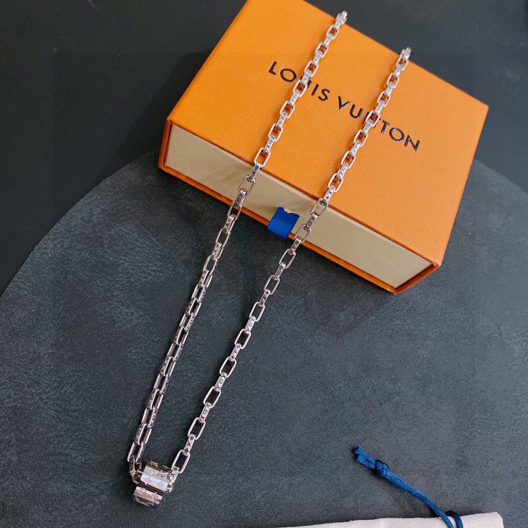 L0vis Vvtt0n Necklace Silver For Women