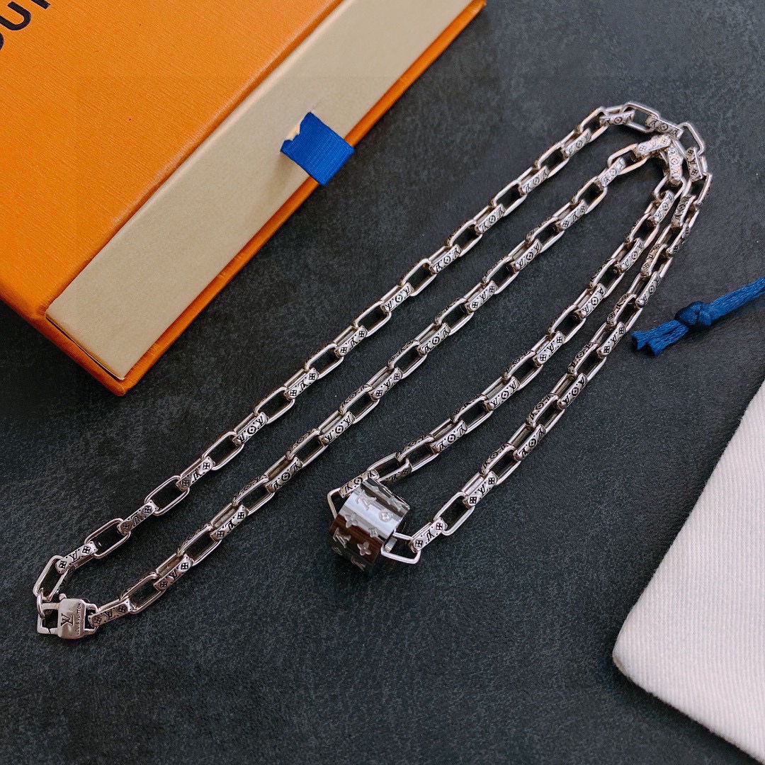 L0vis Vvtt0n Necklace Silver For Women