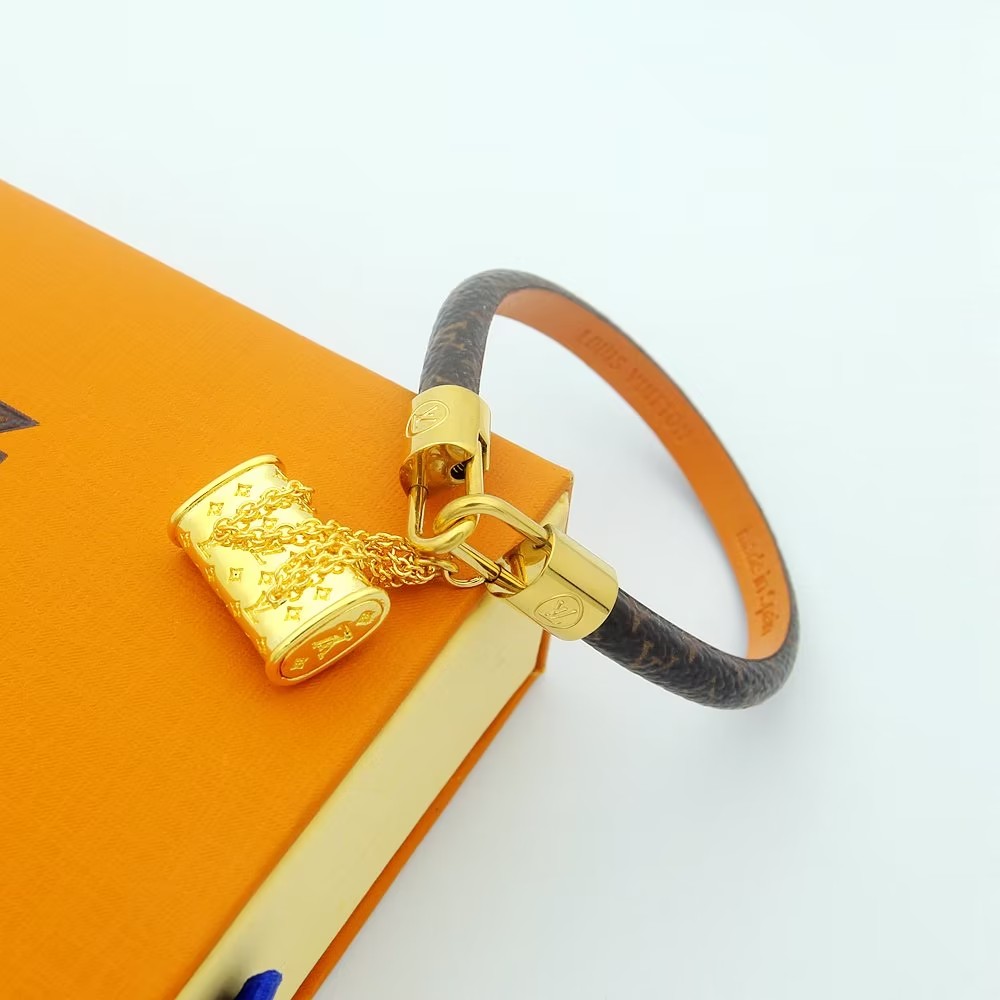 L0vis Vvtt0n Petite Malle Charm Bracelet Brown For Women