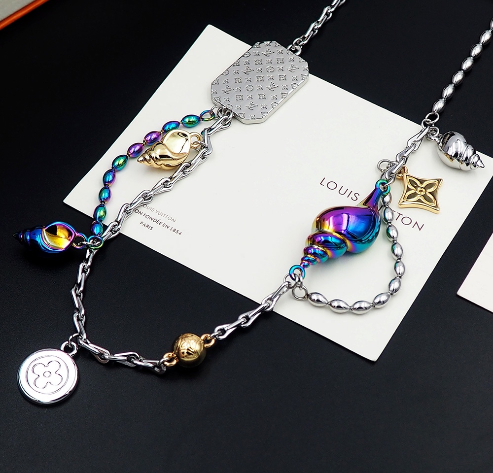 L0vis Vvtt0n Shell Necklace Silver For Men