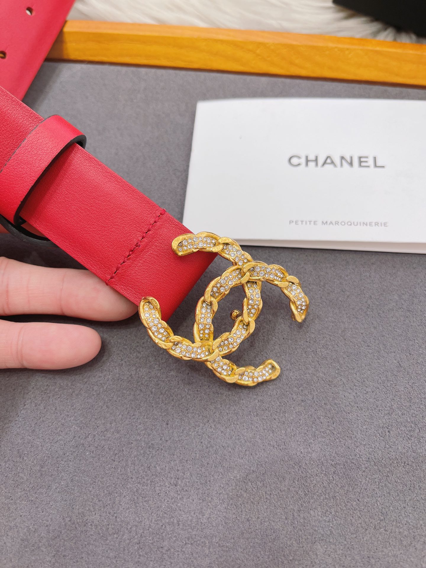 Ch**el Shiny Gold Tone Chain Interlocking C Belt Red For Women