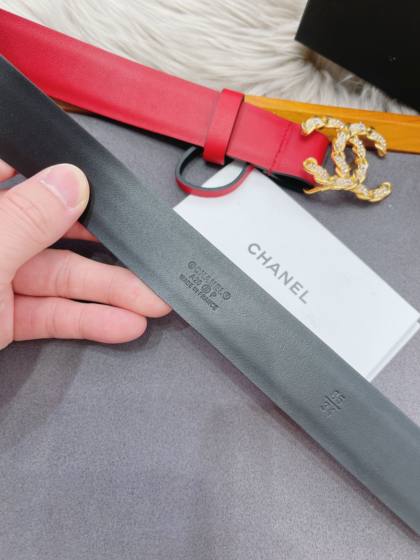 Ch**el Shiny Gold Tone Chain Interlocking C Belt Red For Women