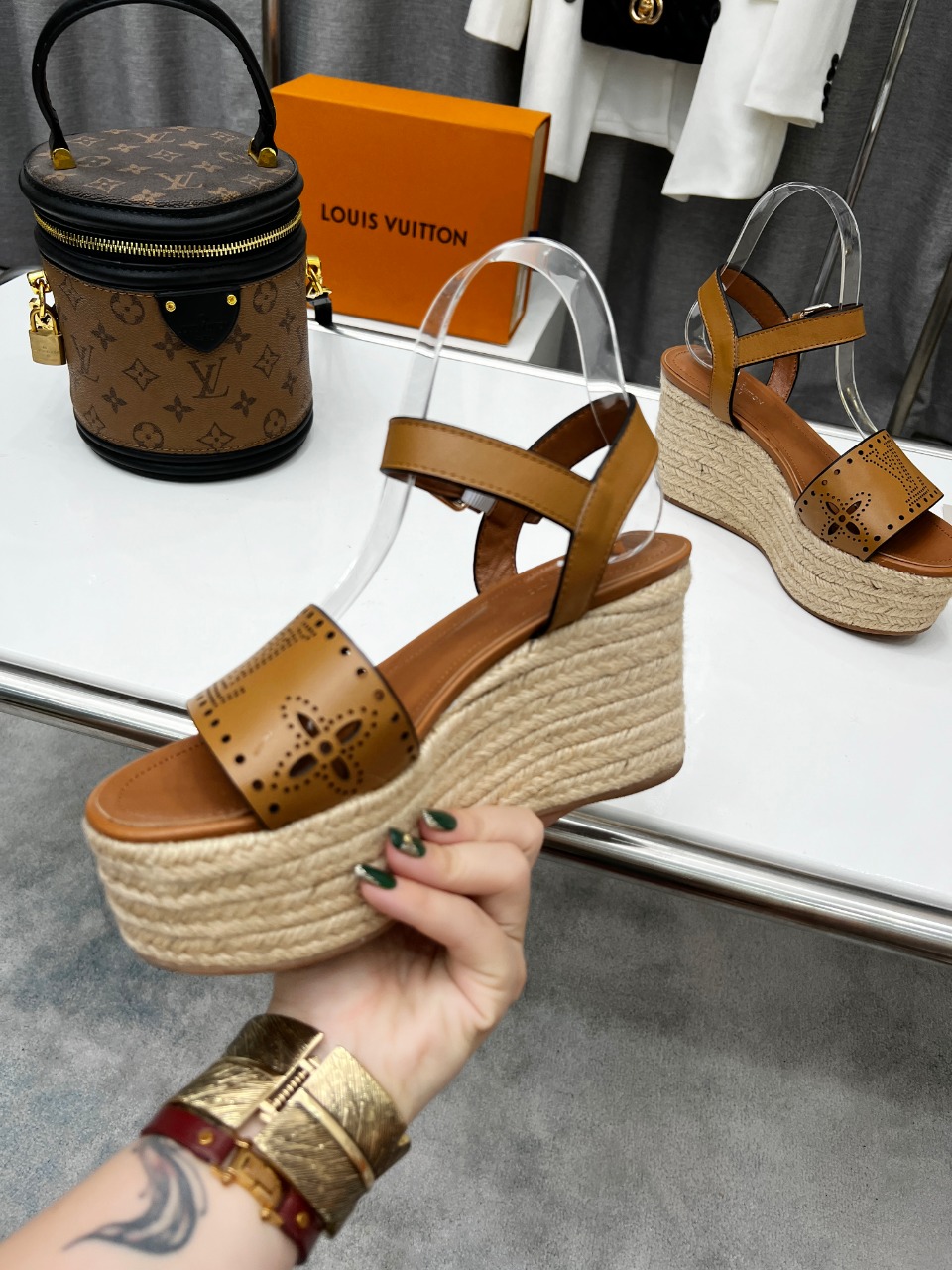 L0vis Vvtt0n Women’s Starboard Wedge Sandal Brown For Women LV 1A9PLN