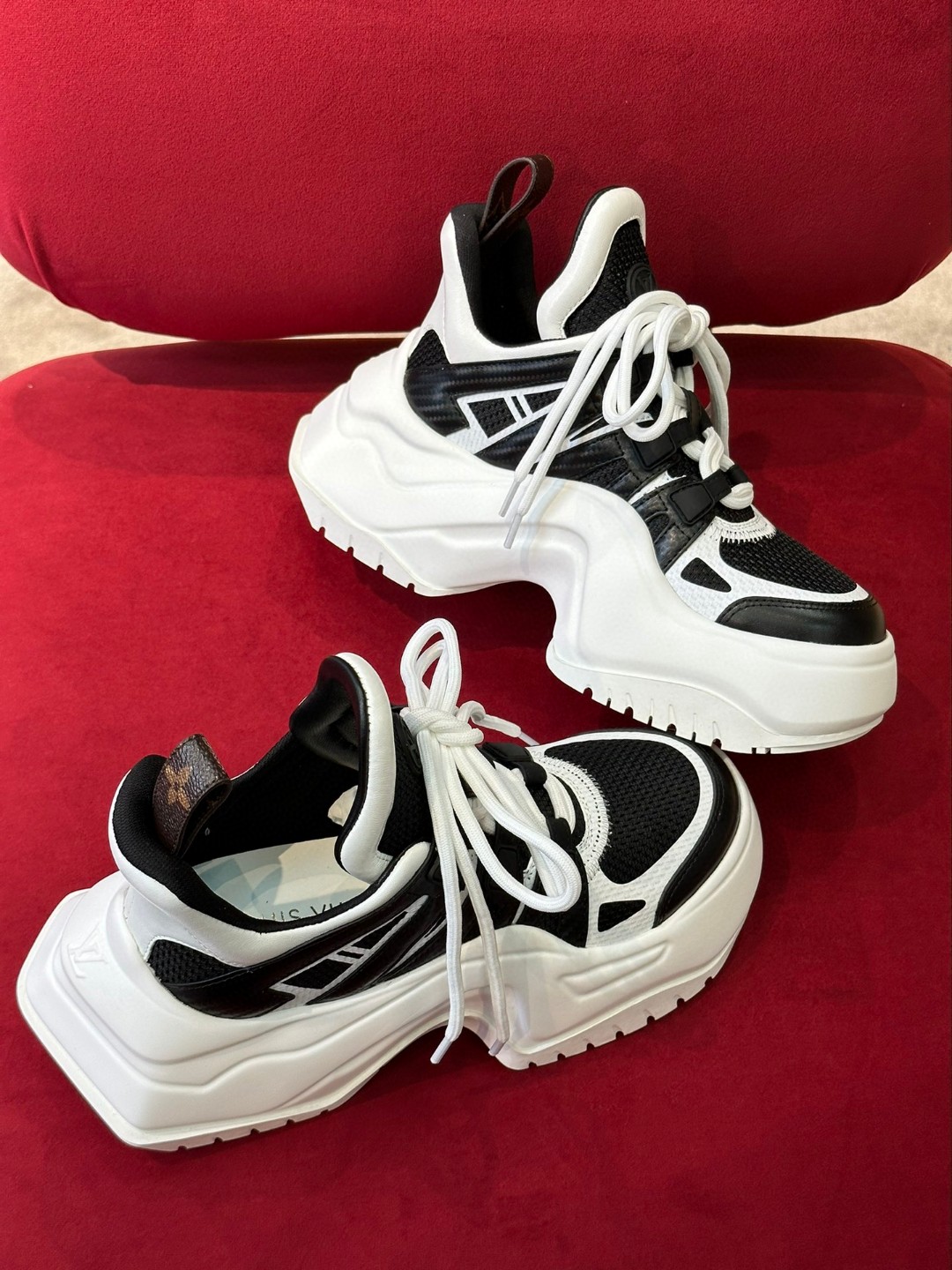 L0vis Vvtt0n LV Archlight Sneaker Black For Women