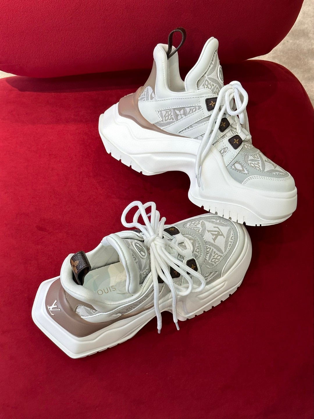 L0vis Vvtt0n LV Archlight Sneaker Grey For Women