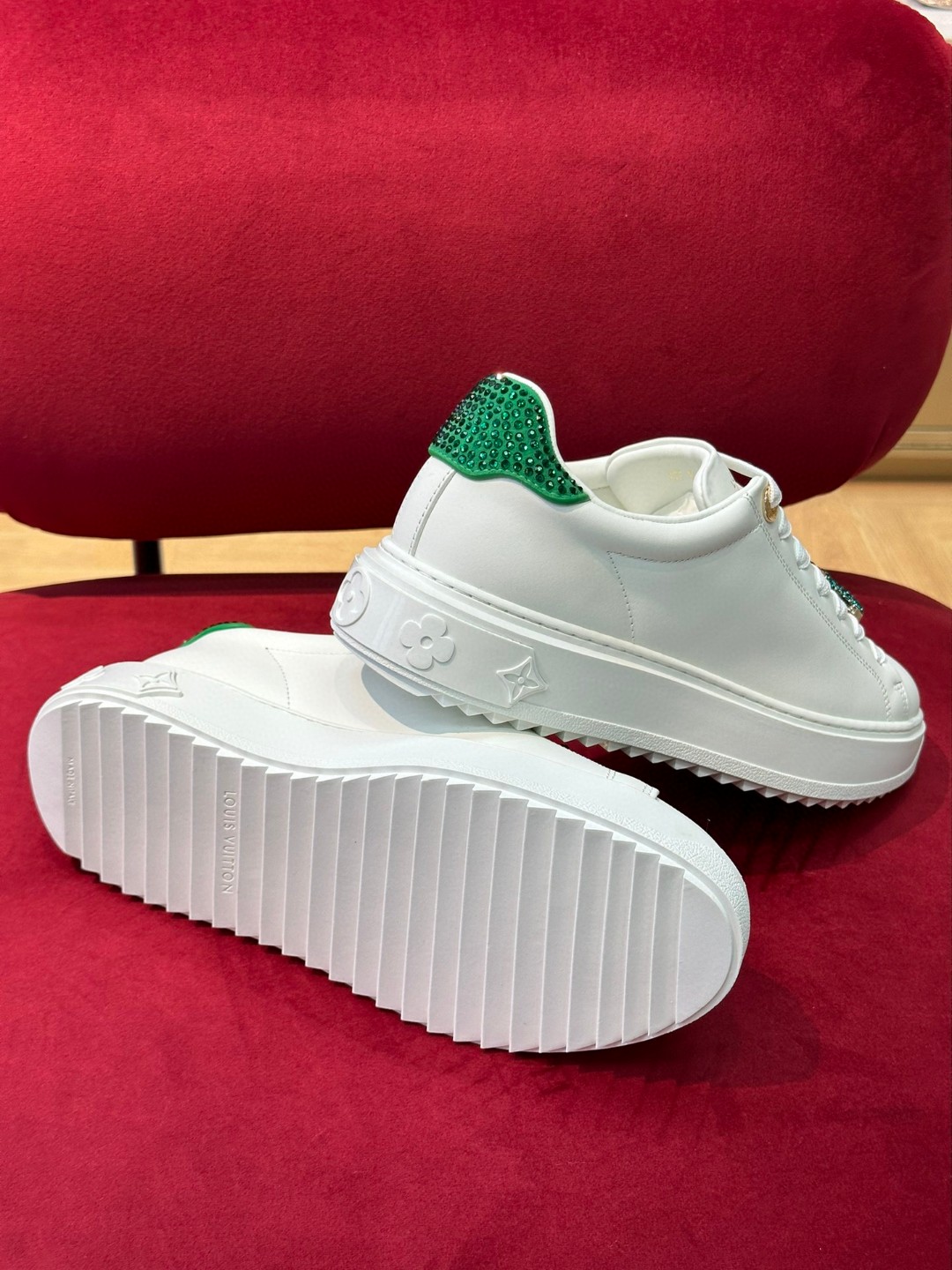 L0vis Vvtt0n Time Out Sneaker Green For Women