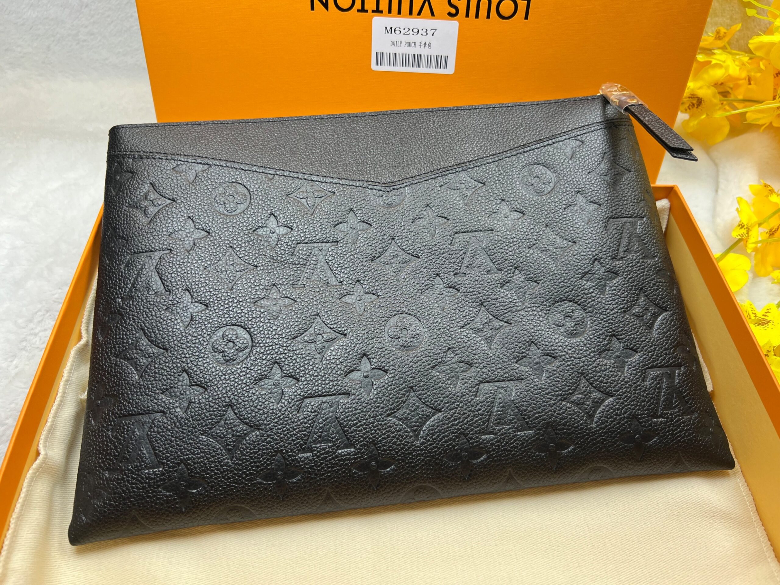 [True-to-ORIGINAL] L0vis Vvtt0n Daily Pouch Wallet Black For Women 11.6in/29.5cm – M62937