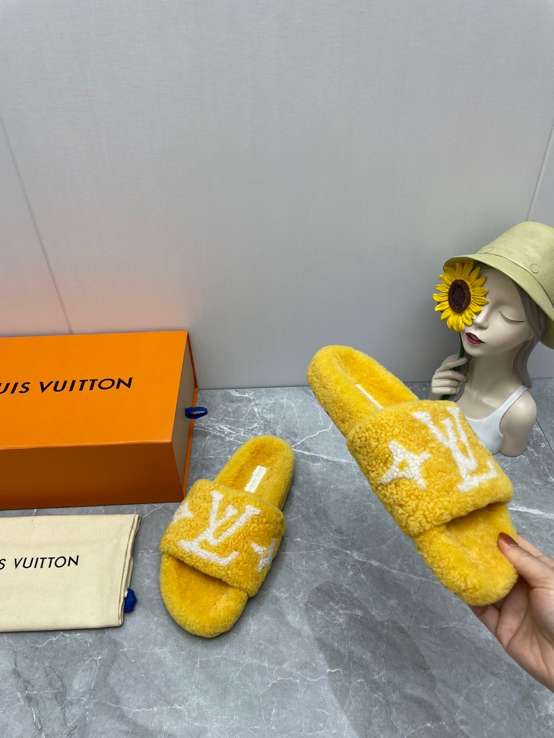 L0vis Vvtt0n Paseo Flat Comfort Mule Yellow For Women