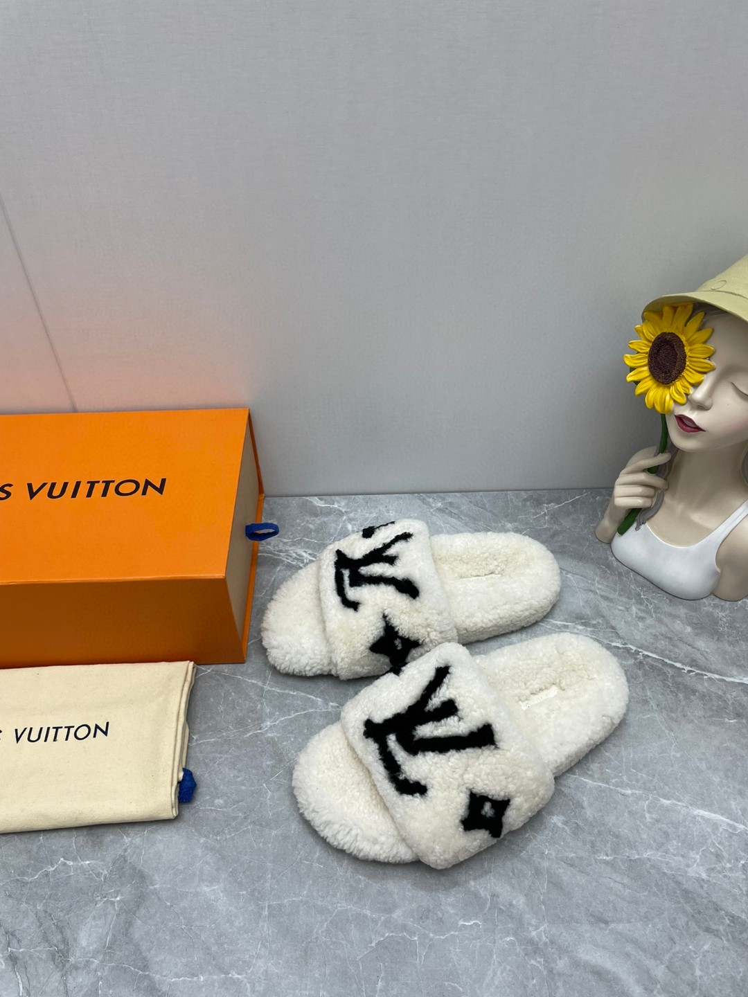 L0vis Vvtt0n Paseo Flat Comfort Mule White For Women