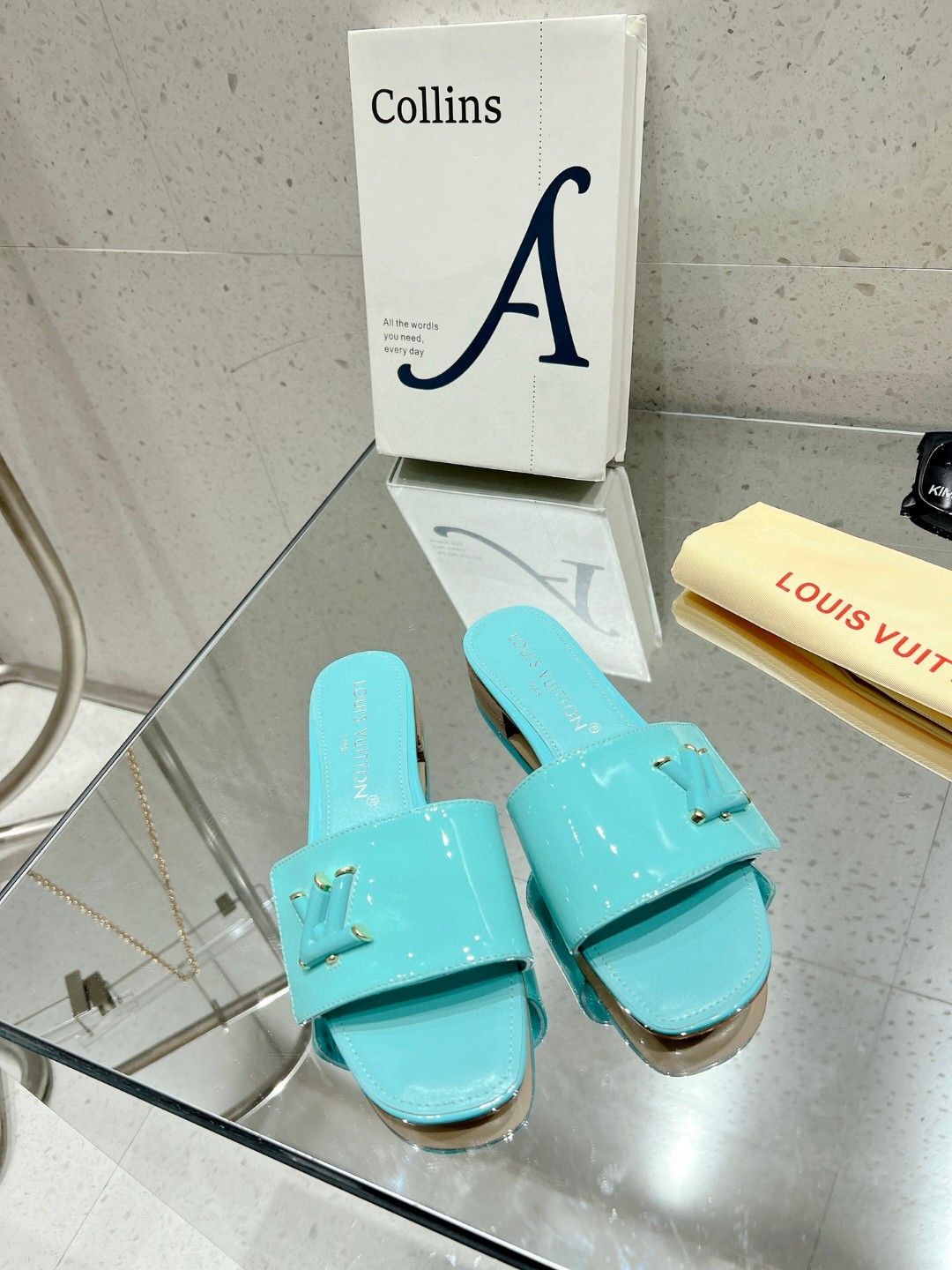 L0vis Vvtt0n Shake Flat Mule Jade Green For Women