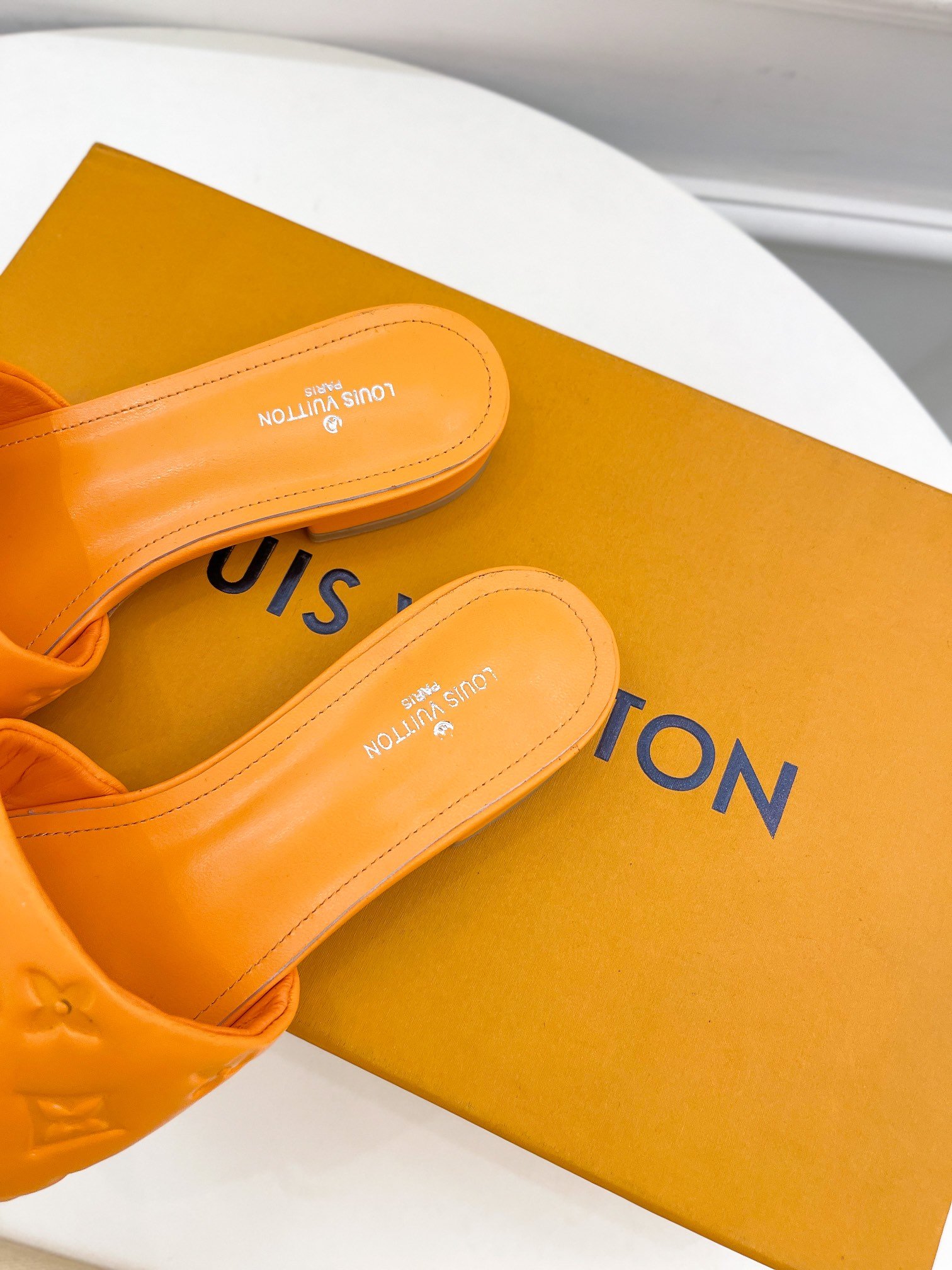 L0vis Vvtt0n Women’s Revival Flat Mule Orange For Women LV