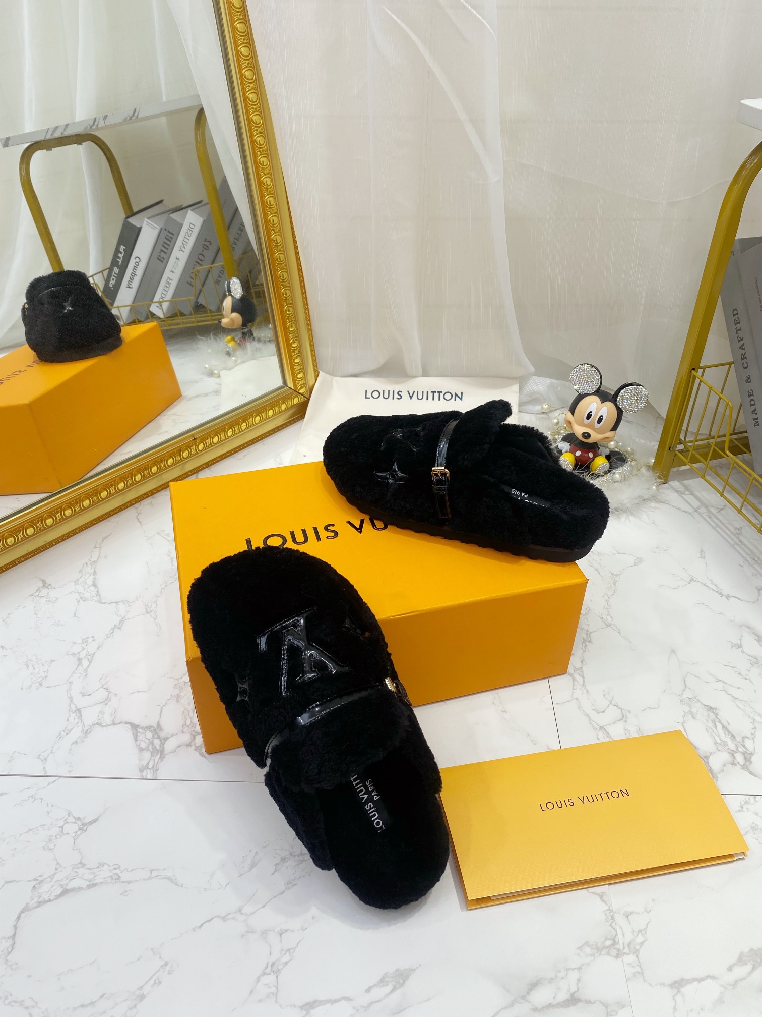 L0vis Vvtt0n Women’s Winterbreak Flat Comfort Mule Dark Blue For Women LV