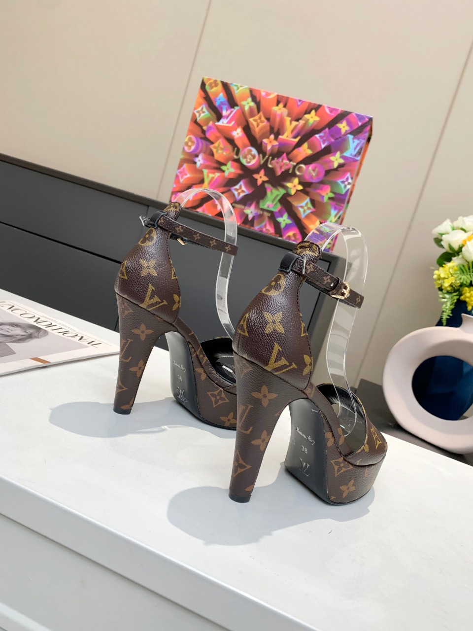 L0vis Vvtt0n Women’s Afterglow Platform Sandal Brown For Women LV