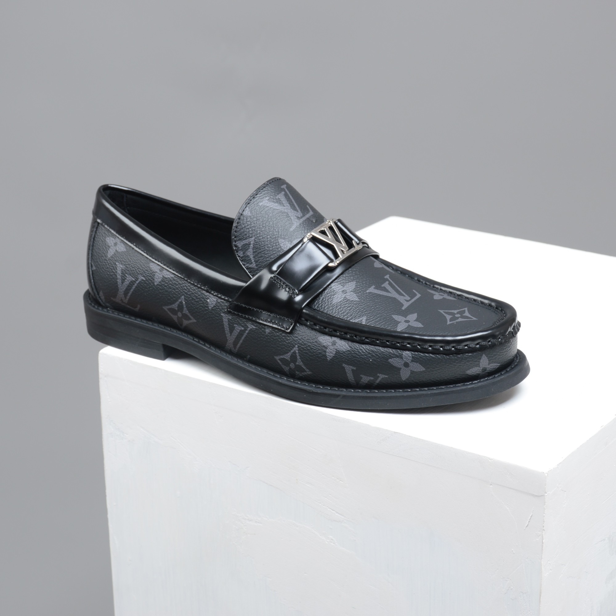 L0vis Vvtt0n Monte Carlo Mocassin in Black Monogram Canvas for Men