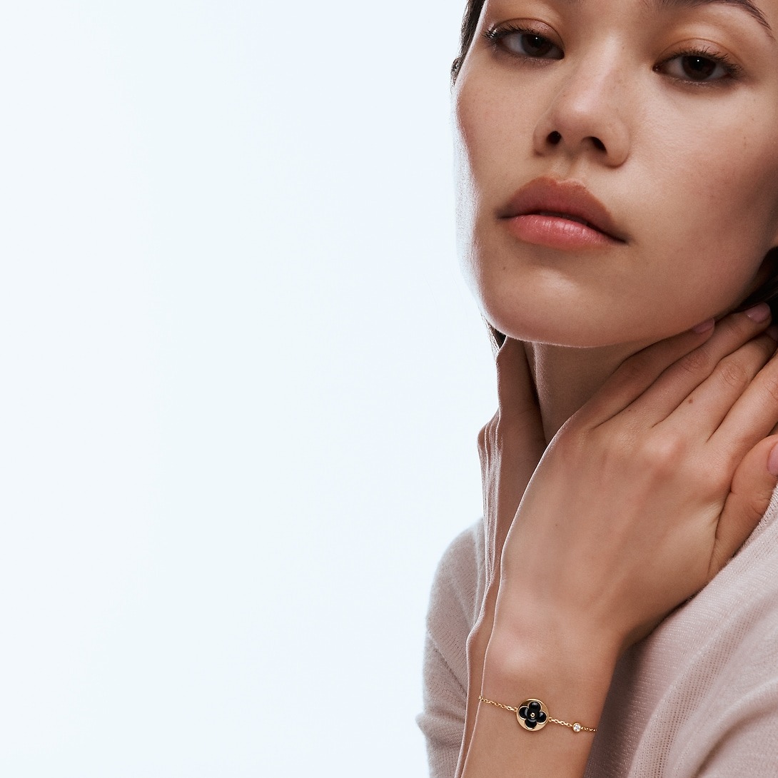 L0vis Vvtt0n Color Blossom BB Sun Bracelet Gold-Toned For Women QA5118