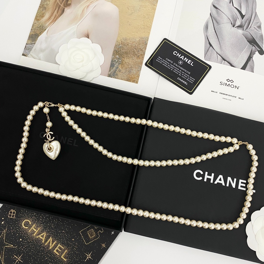 Ch**el 24 Milky White Heart Shaped Pearl Waist Necklace For Women
