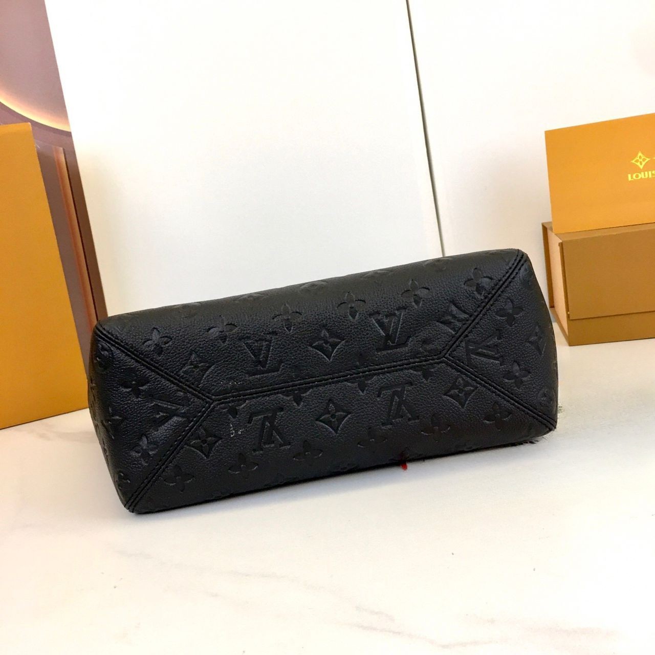 [True-to-ORIGINAL] L0vis Vvtt0n All In One PM Black For Women 15.7in/40cm M25858