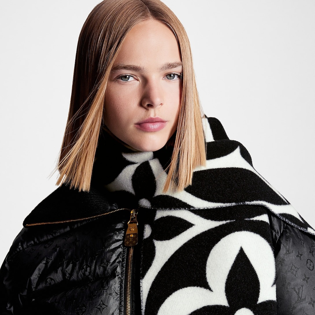 L0vis Vvtt0n LV Medallion Scarf Black 92.5in/235cm M79212