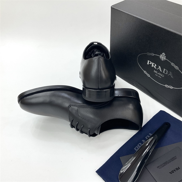 Pra*a Leather Lace-Up Loafers Black For Men