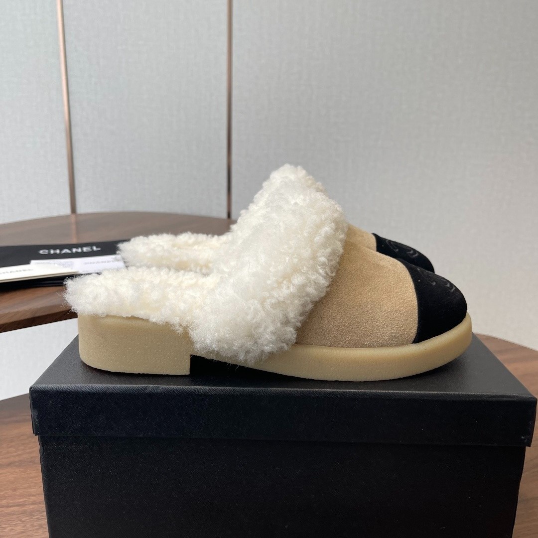 Ch**el Shearling Two-Tone Mules Beige/Black For Women