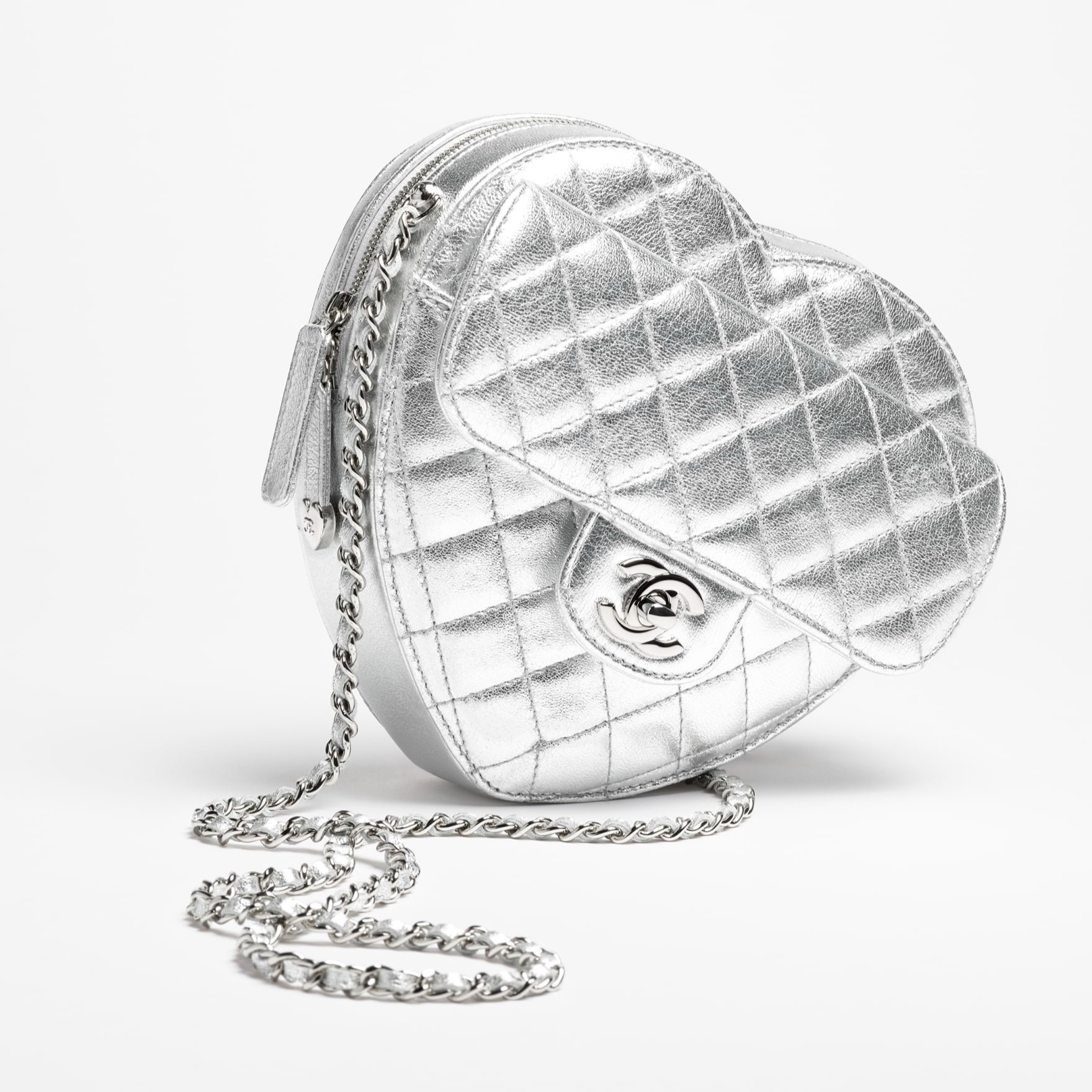 [True-to-ORIGINAL] Ch**el Heart Bag Silvery For Women 8.1in/18cm‎ AS5764-B21928-NF635