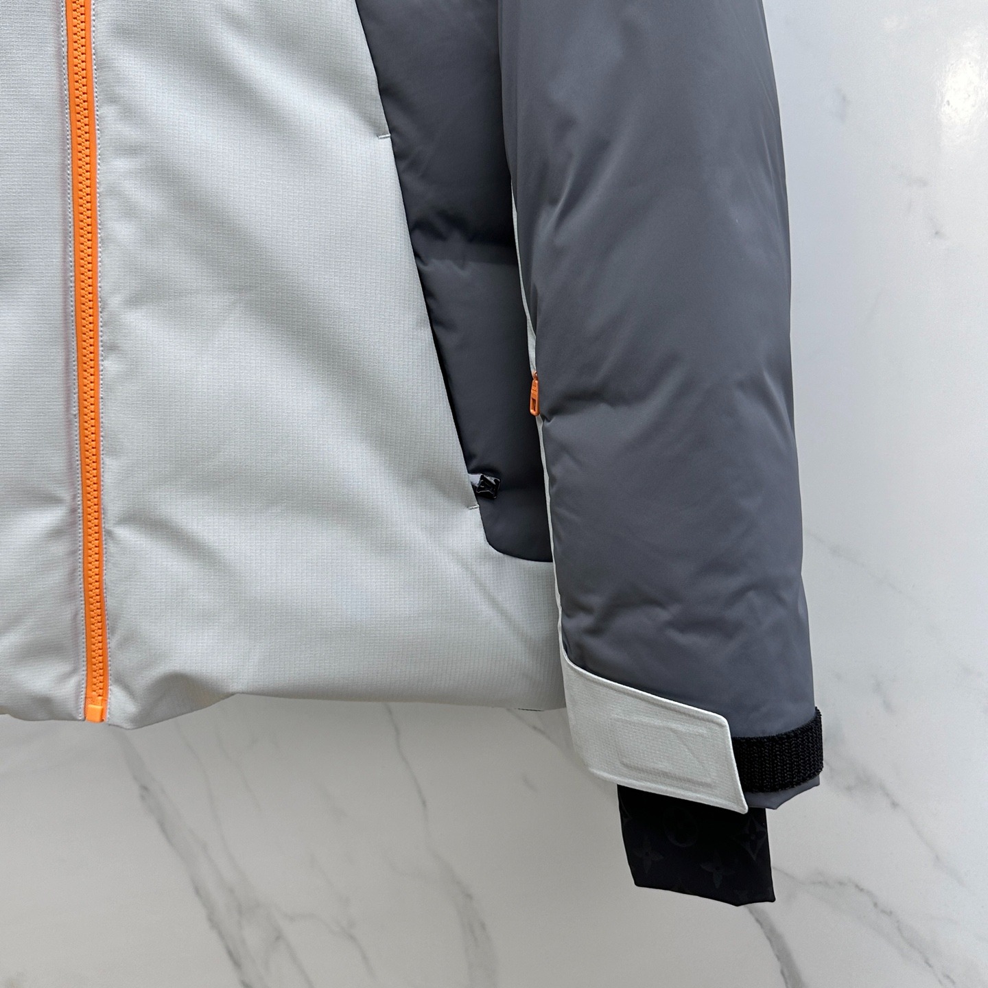 L0vis Vvtt0n Technical Down Ski Jacket Grey For Men – 1AGIQ7