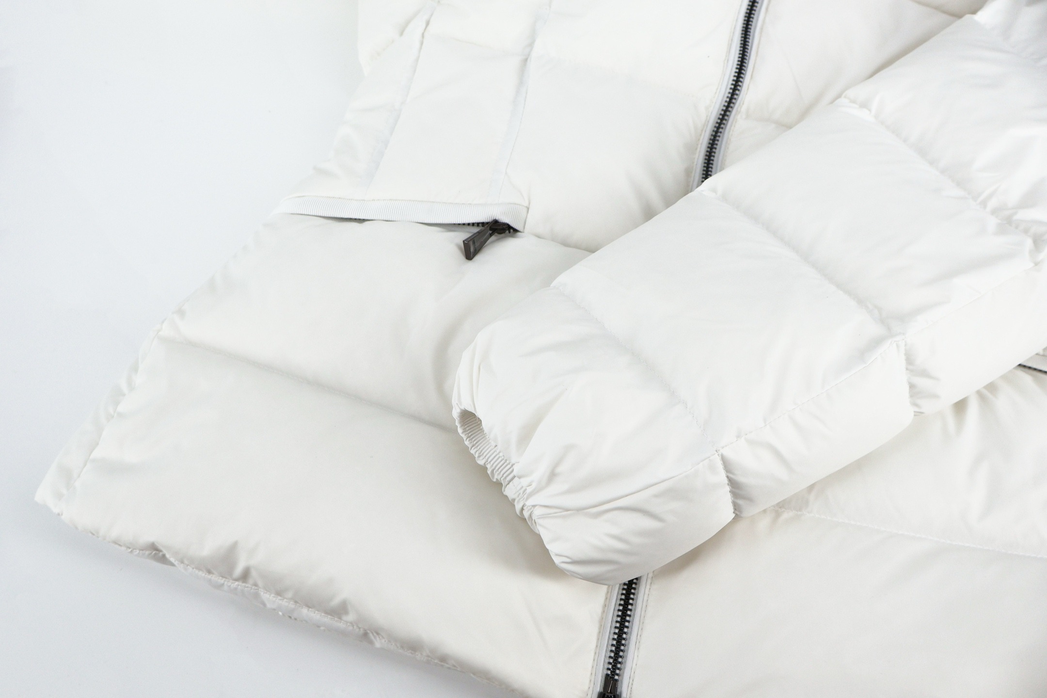 Moncler Boed Hooded Shearling-Trimmed Short Down Jacket White For Women