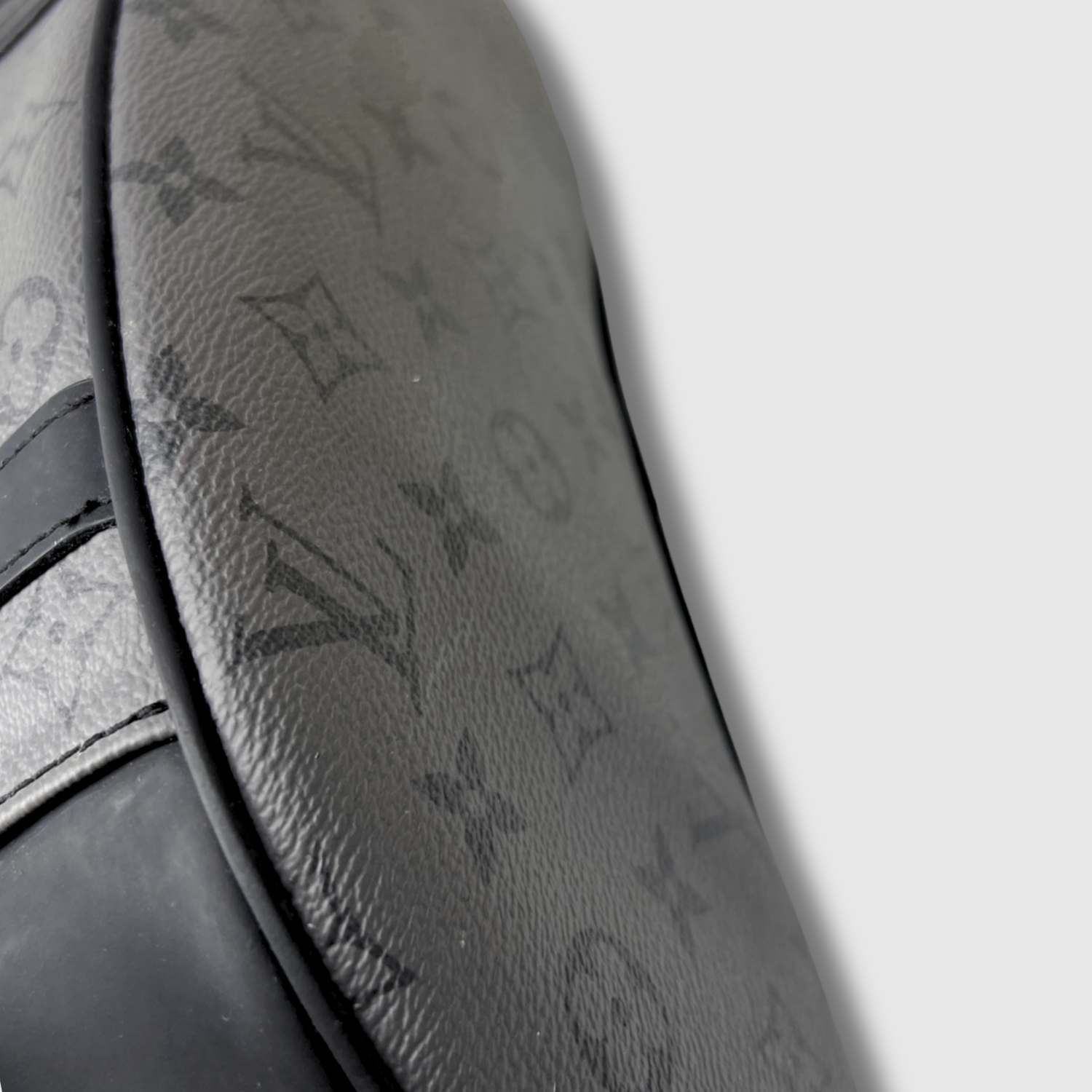 L0vis Vvtt0n Christopher MM Monogram Eclipse Black For Men 17.3in/44cm M45419