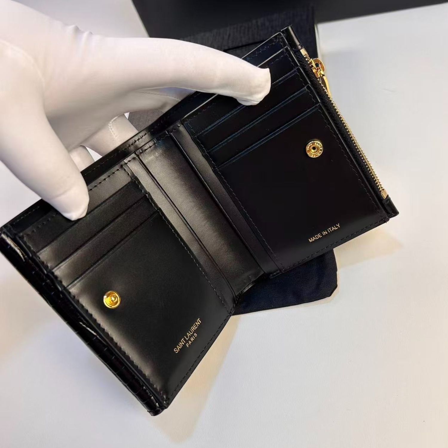 Sa1nt Lau*nt Uptown Compact Wallet Black For Women 4.7in/12cm