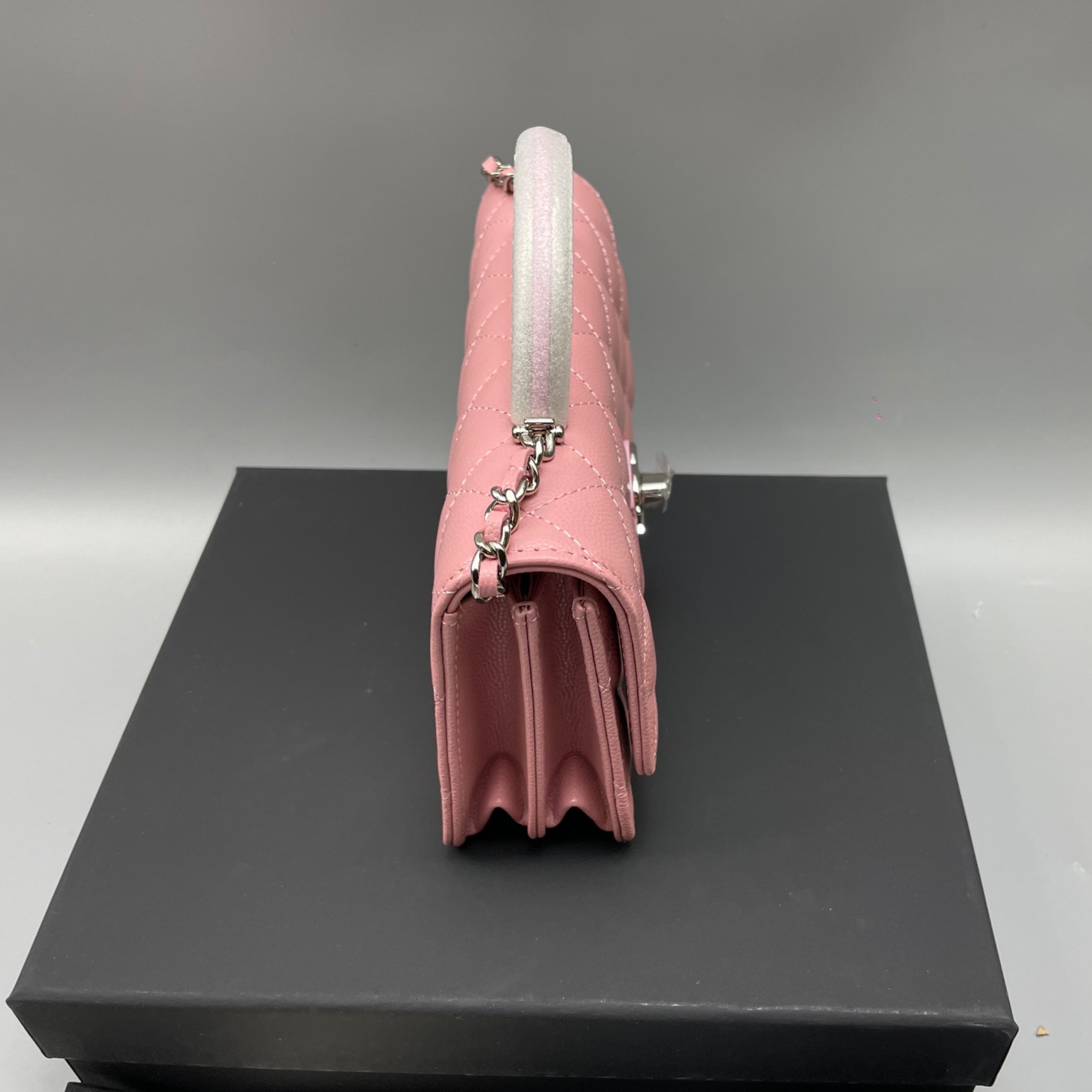 [True-to-ORIGINAL] Ch**el Clutch With Chain Pink 7.3in/18.5cm For Women