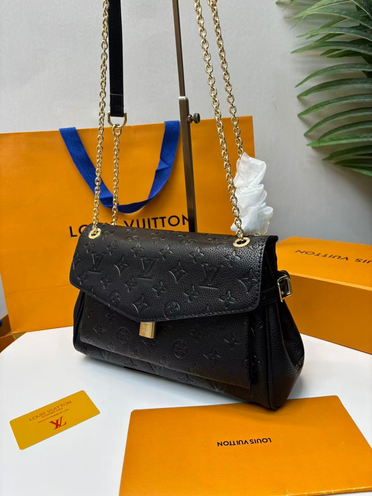 L0vis Vvtt0n Anytime Flap Bag Black For Women 11.6in/29.5cm M14604