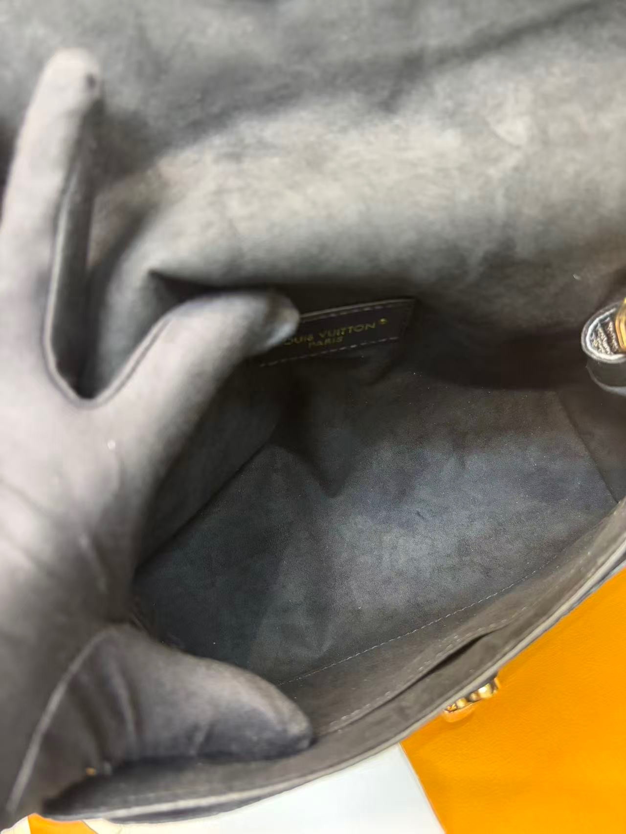 L0vis Vvtt0n Anytime Flap Bag Black For Women 11.6in/29.5cm M14604