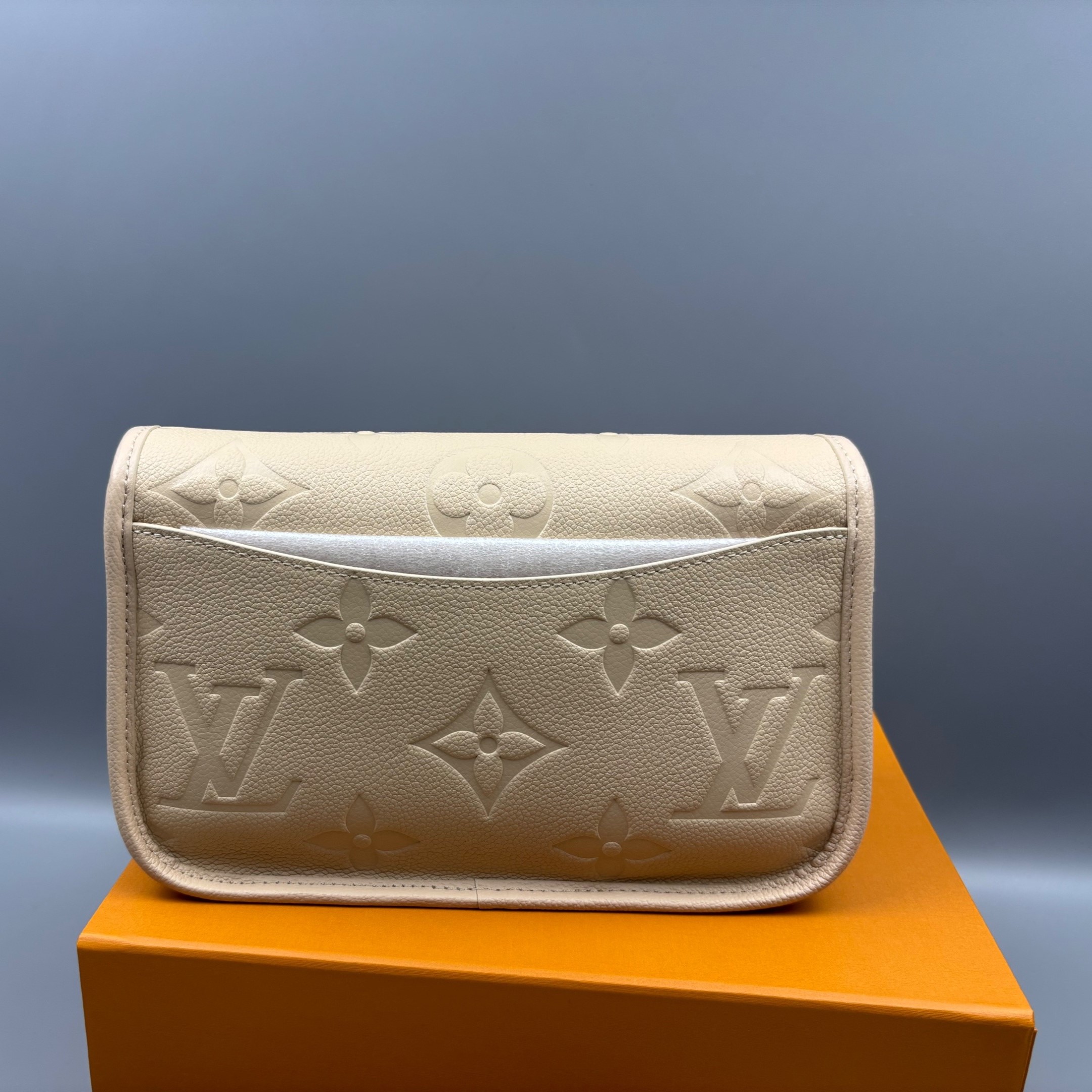 [True-to-ORIGINAL] L0vis Vvtt0n Diane Sand For Women 9.4in/24cm M13231