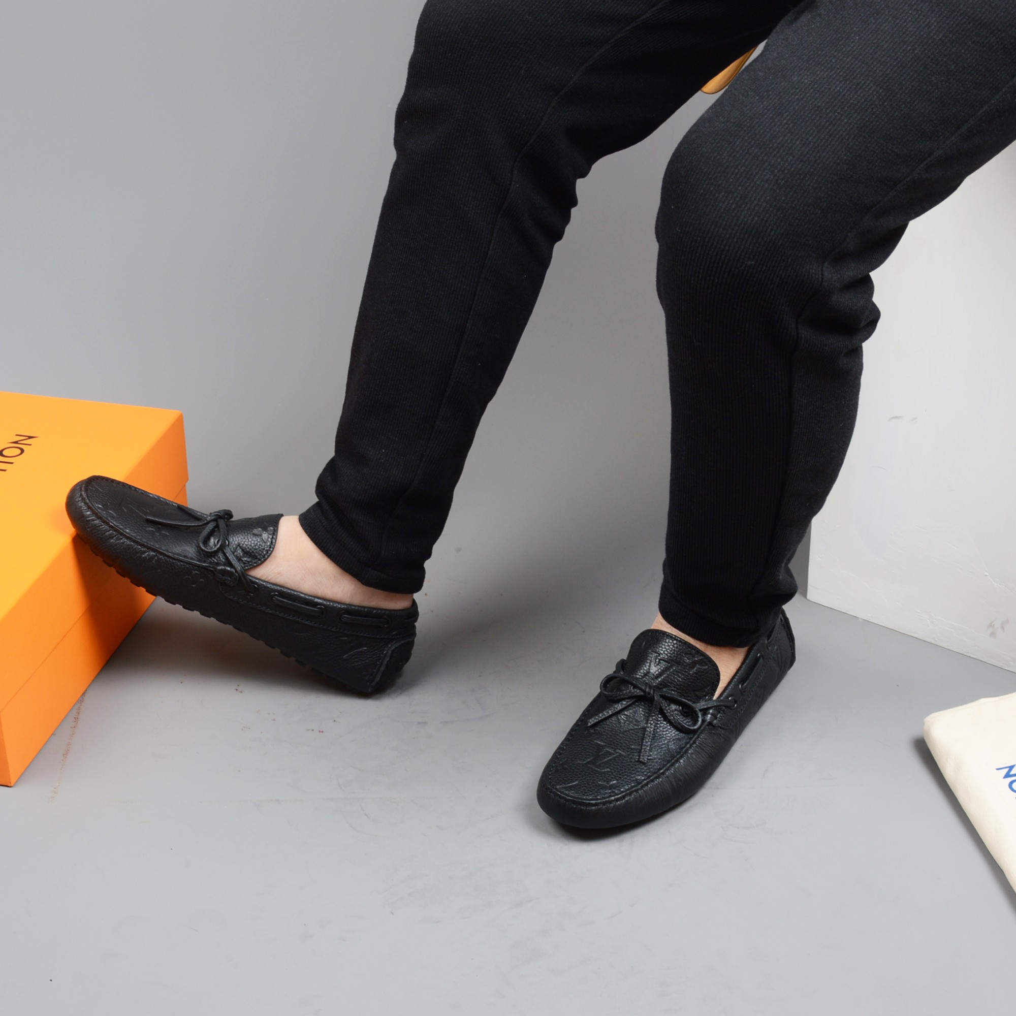 L0vis Vvtt0n Driver Moccasin Black Virgil Abloh For Men LV