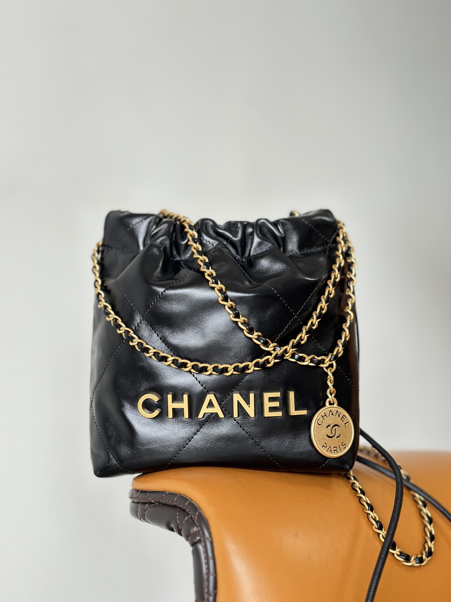 [True-to-ORIGINAL] Ch**el 22 Mini Bag Gold Tone Black For Women 7,1in/18cm