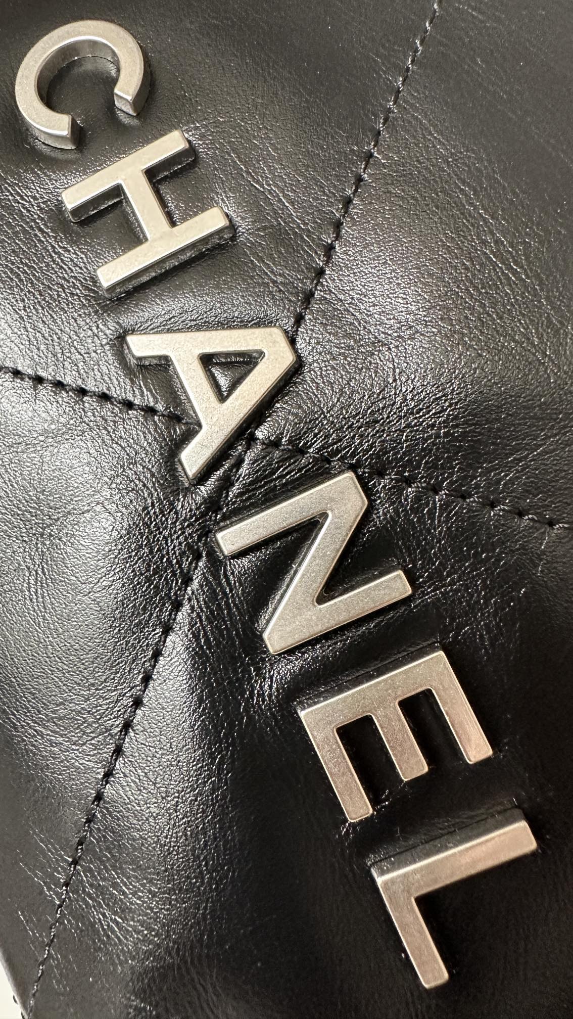 [True-to-ORIGINAL] Ch**el 22 Mini Bag Silver Tone Black For Women 7,1in/18cm