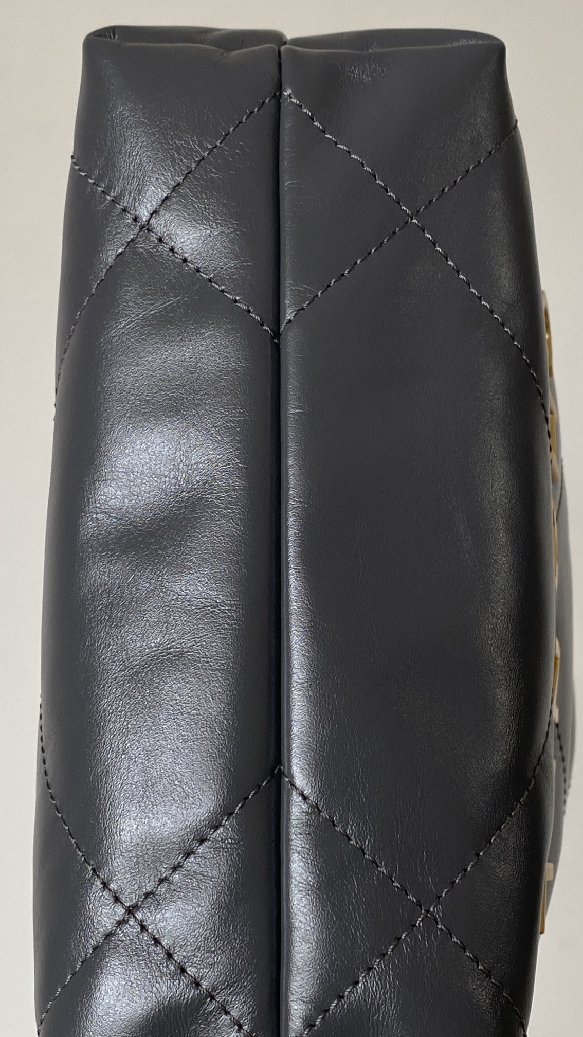 [True-to-ORIGINAL] Ch**el 22 Mini Bag Gold Tone Grey For Women 7,1in/18cm